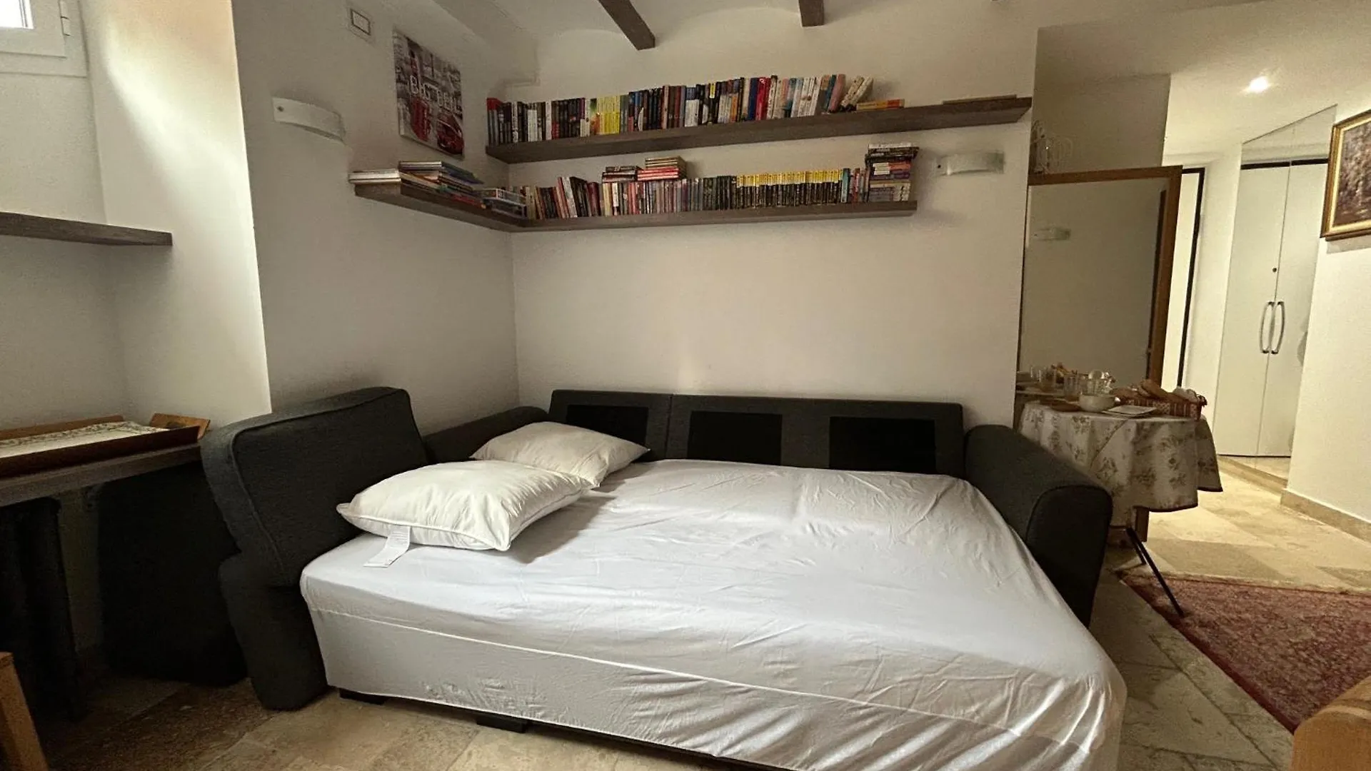 Superbe Studio Entierement Equipee A 1Min De La Mer A Pieds. Menton Centre